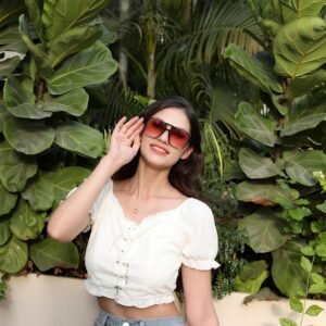 Oversized Aviator Sunglasses – Black Frame, Red Gradient